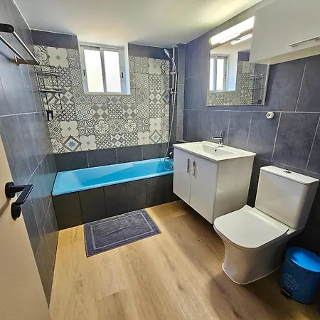 Riverside Escape Charming 1- Bedroom Flat Appartement